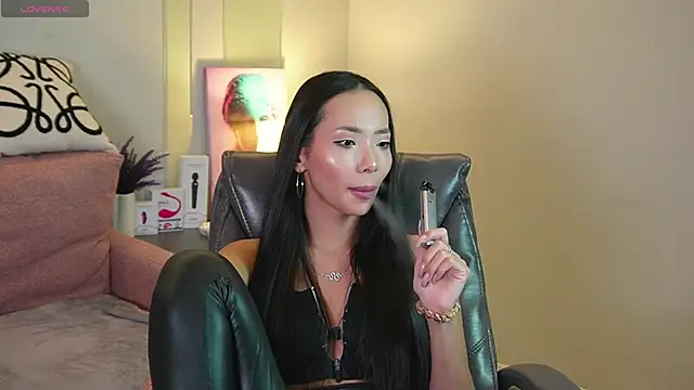 Snapshot of _MIURA_ chatting on January 2025 07:27:02 AM MIURA online show from January 2025 07:27:02 AM