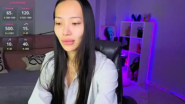 Snapshot of _MIURA_ chatting on November 2025 01:06:01 AM MIURA online show from November 2025 01:06:01 AM