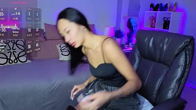 Snapshot of _MIURA_ chatting on December 2025 01:00:01 AM MIURA online show from December 2025 01:00:01 AM