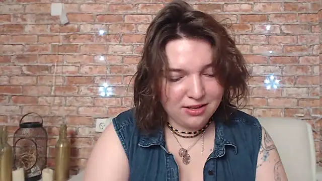 Amelia Kiss  online show from March 2025 12:51:01 AM