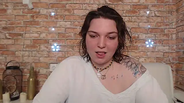 Amelia Kiss  online show from March 2025 03:43:01 AM