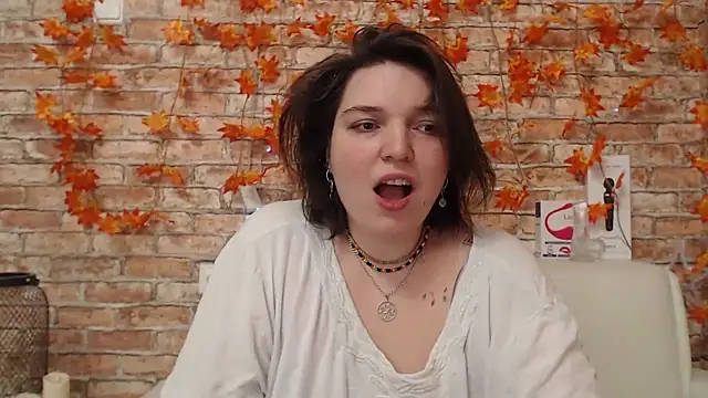 Amelia Kiss  online show from November 2025 12:55:02 AM