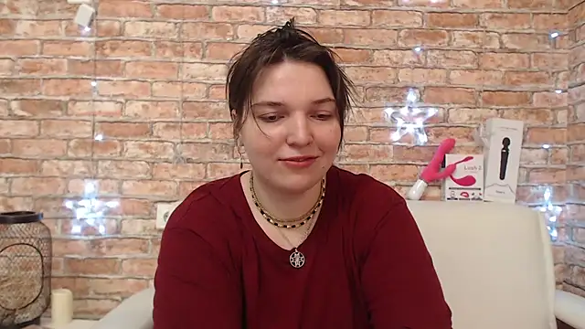 Amelia Kiss  online show from December 2025 12:37:02 AM