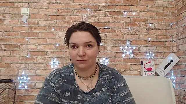Amelia Kiss  online show from January 2026 12:36:01 AM