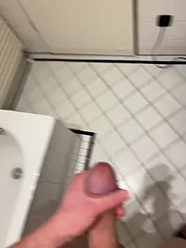 Snapshot of Lucasbwc69 chatting on December 2024 08:15:01 PM Lucasbwc69 online show from December 2024 08:15:01 PM