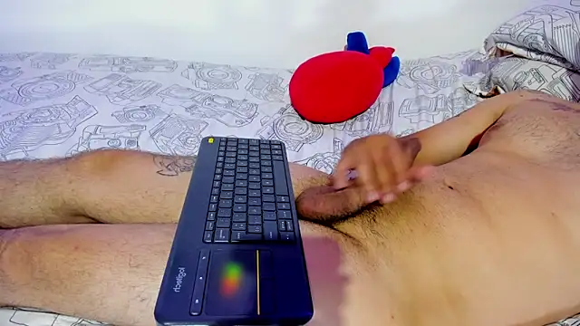 Snapshot of Bad_Couple_1 chatting on December 2024 08:24:01 AM Bad Couple 1 online show from December 2024 08:24:01 AM