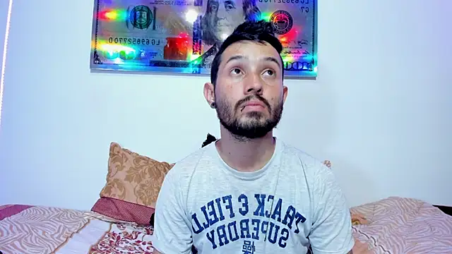 Snapshot of Bad_Couple_1 chatting on December 2024 09:40:01 PM Bad Couple 1 online show from December 2024 09:40:01 PM