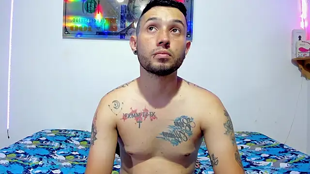 Snapshot of Bad_Couple_1 chatting on January 2025 02:15:01 AM Bad Couple 1 online show from January 2025 02:15:01 AM