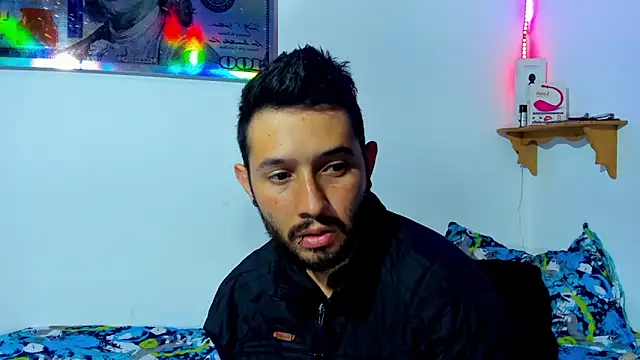 Snapshot of Bad_Couple_1 chatting on February 2025 07:06:01 AM Bad Couple 1 online show from February 2025 07:06:01 AM