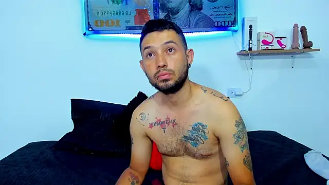 Snapshot of Bad_Couple_1 chatting on March 2025 07:14:01 AM Bad Couple 1 online show from March 2025 07:14:01 AM