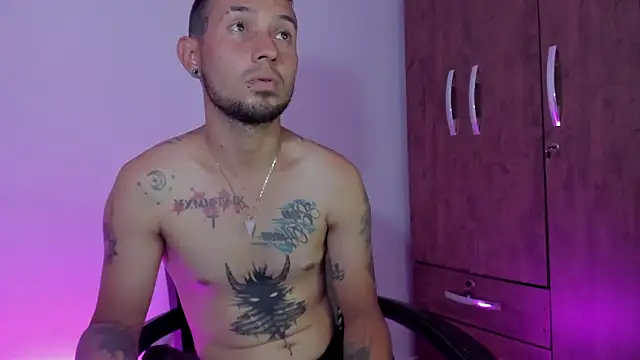 Snapshot of Bad_Couple_1 chatting on March 2026 09:54:02 PM Bad Couple 1 online show from March 2026 09:54:02 PM