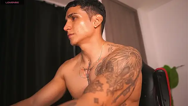 Snapshot of muscle_boyhorny chatting on February 2025 02:26:02 AM muscle boyhorny online show from February 2025 02:26:02 AM