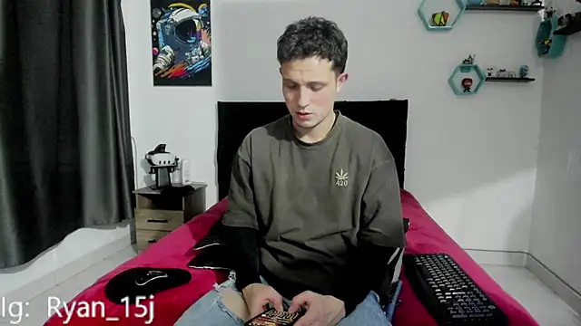 Snapshot of RyanHorseman chatting on September 2025 03:39:01 AM RyanHorseman online show from September 2025 03:39:01 AM