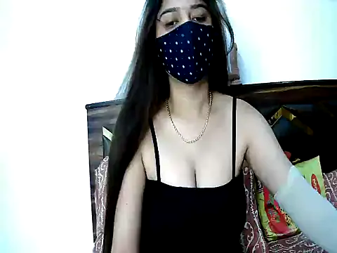 Gloie4u online show from May 2026 12:00:01 PM