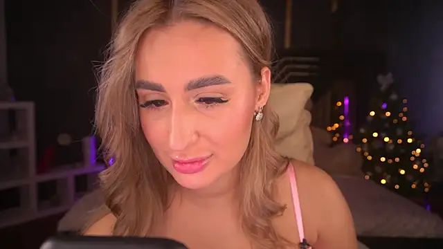 Snapshot of LiaBrazzerr chatting on December 2024 11:40:01 AM LiaBrazzerr online show from December 2024 11:40:01 AM