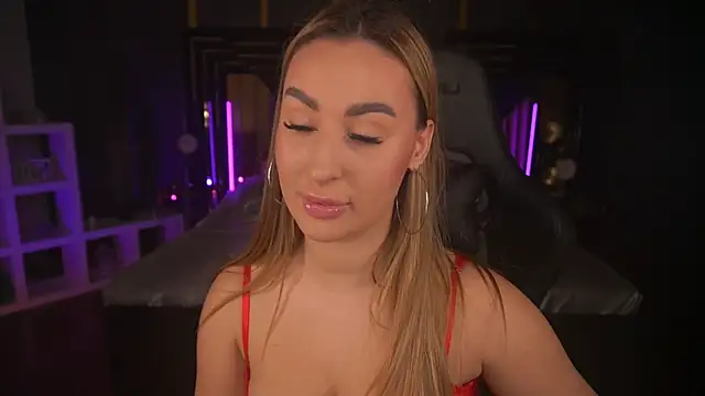 Snapshot of LiaBrazzerr chatting on March 2025 04:04:01 PM LiaBrazzerr online show from March 2025 04:04:01 PM