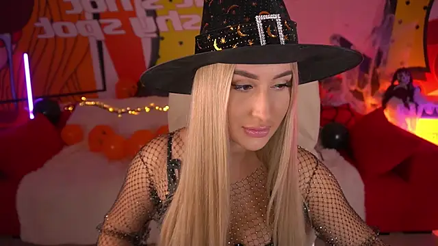 Snapshot of LiaBrazzerr chatting on October 2025 02:18:02 PM LiaBrazzerr online show from October 2025 02:18:02 PM