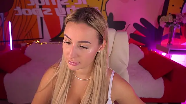 Snapshot of LiaBrazzerr chatting on November 2025 02:29:02 PM LiaBrazzerr online show from November 2025 02:29:02 PM