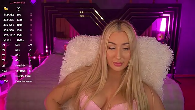 Snapshot of LiaBrazzerr chatting on December 2025 03:29:01 PM LiaBrazzerr online show from December 2025 03:29:01 PM