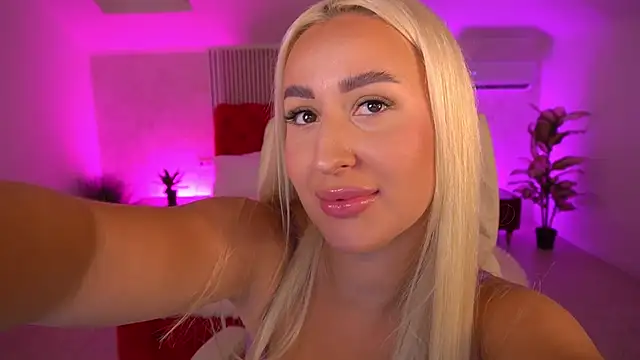 LiaBrazzerr online show from June 2026 01:33:01 PM