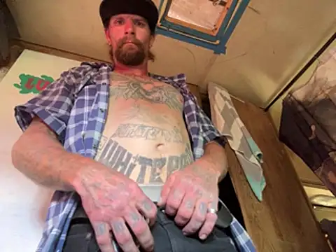 Crackkers online show from April 2026 08:39:02 PM