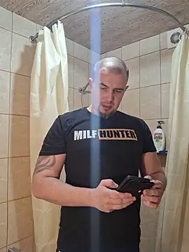 Foxyshaved online show from November 2025 04:04:01 AM