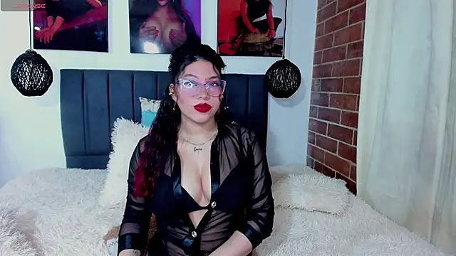 kyliejenner hot online show from May 2026 03:00:01 AM