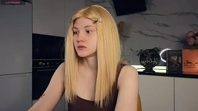 MaryCoopeer online show from January 2025 05:15:02 AM