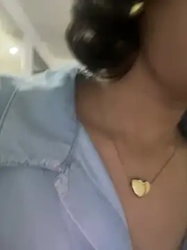 Snapshot of CuteeRose chatting on January 2025 09:20:01 PM CuteeRose online show from January 2025 09:20:01 PM