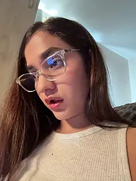 Snapshot of CuteeRose chatting on February 2026 02:31:01 PM CuteeRose online show from February 2026 02:31:01 PM