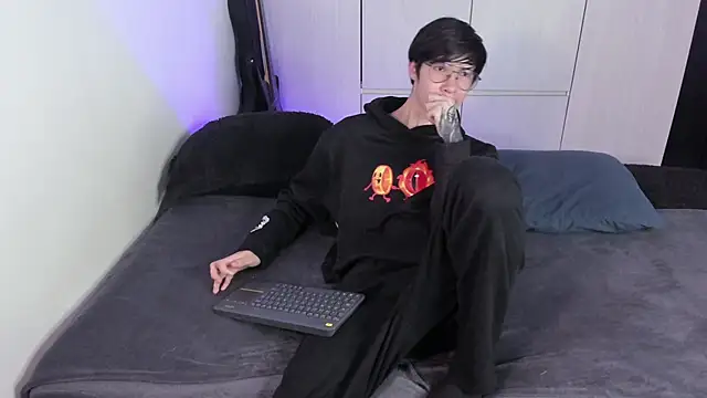 Aventure Twinks online show from February 2025 01:15:01 AM