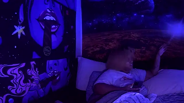 Snapshot of AutumnHart chatting on December 2024 01:00:02 AM AutumnHart online show from December 2024 01:00:02 AM