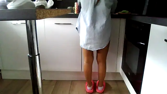 Snapshot of petite-Alondra chatting on February 2026 01:39:01 PM petite-Alondra online show from February 2026 01:39:01 PM