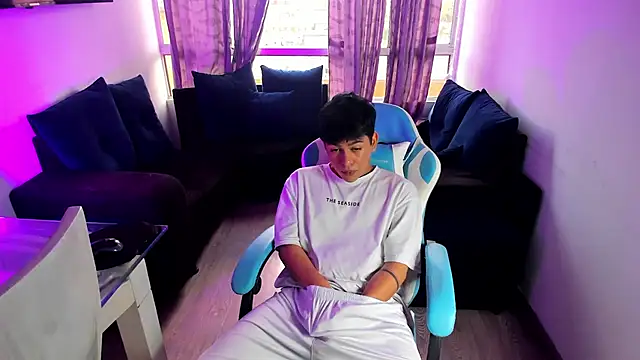 Snapshot of Franco_Rizzo_ chatting on January 2025 07:12:01 PM Franco Rizzo online show from January 2025 07:12:01 PM