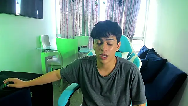 Snapshot of Franco_Rizzo_ chatting on January 2025 08:35:02 PM Franco Rizzo online show from January 2025 08:35:02 PM