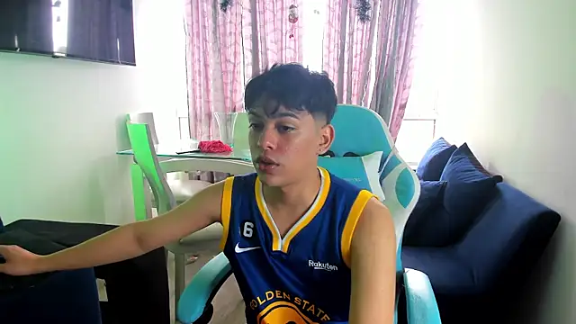 Snapshot of Franco_Rizzo_ chatting on January 2025 05:53:01 PM Franco Rizzo online show from January 2025 05:53:01 PM