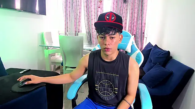 Snapshot of Franco_Rizzo_ chatting on February 2025 07:33:01 PM Franco Rizzo online show from February 2025 07:33:01 PM