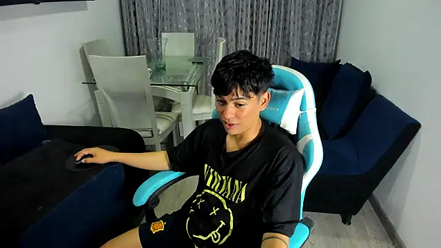 Snapshot of Franco_Rizzo_ chatting on February 2025 11:37:01 PM Franco Rizzo online show from February 2025 11:37:01 PM