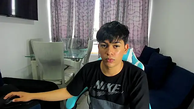 Snapshot of Franco_Rizzo_ chatting on February 2025 10:37:01 PM Franco Rizzo online show from February 2025 10:37:01 PM