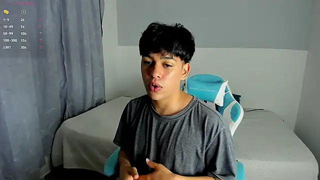 Snapshot of Franco_Rizzo_ chatting on March 2025 11:06:01 PM Franco Rizzo online show from March 2025 11:06:01 PM