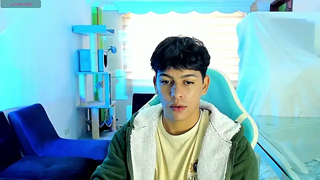 Snapshot of Franco_Rizzo_ chatting on October 2025 09:22:01 PM Franco Rizzo online show from October 2025 09:22:01 PM