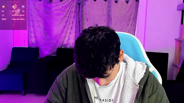 Snapshot of Franco_Rizzo_ chatting on October 2025 08:30:02 PM Franco Rizzo online show from October 2025 08:30:02 PM