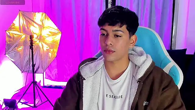 Snapshot of Franco_Rizzo_ chatting on November 2025 02:12:01 AM Franco Rizzo online show from November 2025 02:12:01 AM