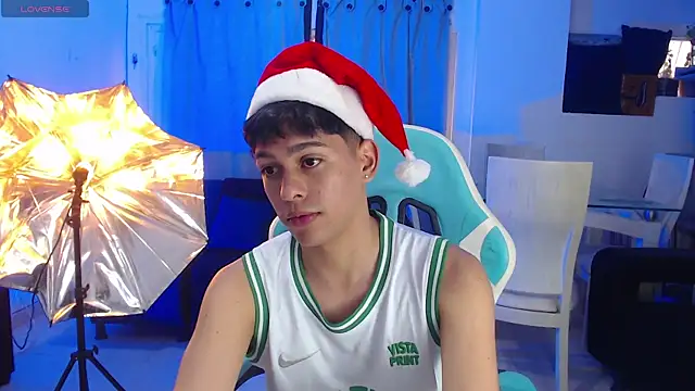 Snapshot of Franco_Rizzo_ chatting on December 2025 07:07:02 PM Franco Rizzo online show from December 2025 07:07:02 PM