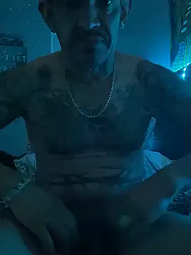 RoodoggXL online show from February 2025 01:10:01 AM