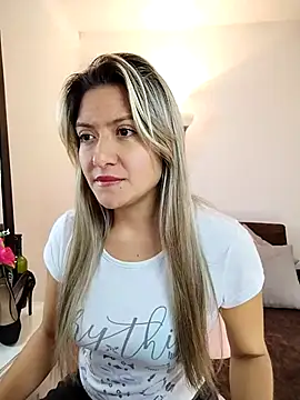 Snapshot of valeriahunter1 chatting on March 2025 10:48:01 PM valeriahunter1 online show from March 2025 10:48:01 PM