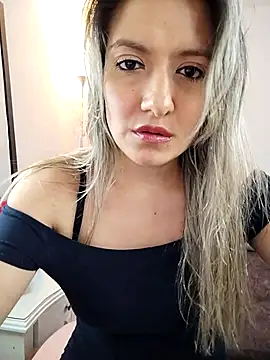 Snapshot of valeriahunter1 chatting on December 2025 10:26:01 PM valeriahunter1 online show from December 2025 10:26:01 PM