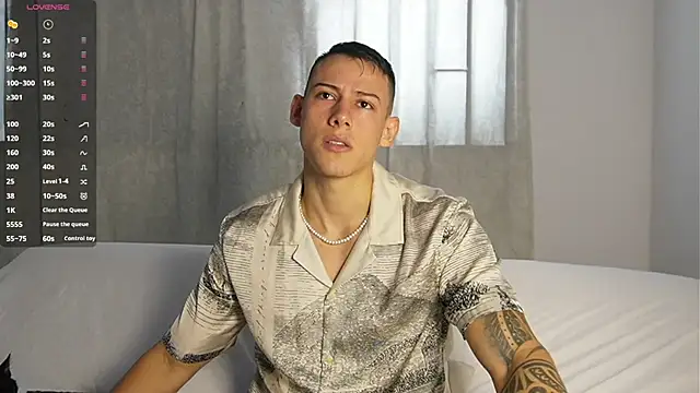 Snapshot of Muscle_King_Cum chatting on November 2025 02:50:02 PM Muscle King Cum online show from November 2025 02:50:02 PM