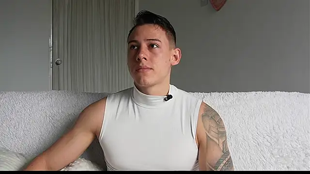 Muscle King Cum online show from May 2026 02:45:01 PM
