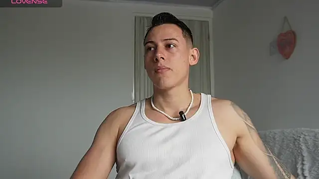 Muscle King Cum online show from May 2026 02:02:01 PM